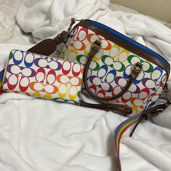 New Coach Purse & Wallet Combo ! - Picture 3 of 6